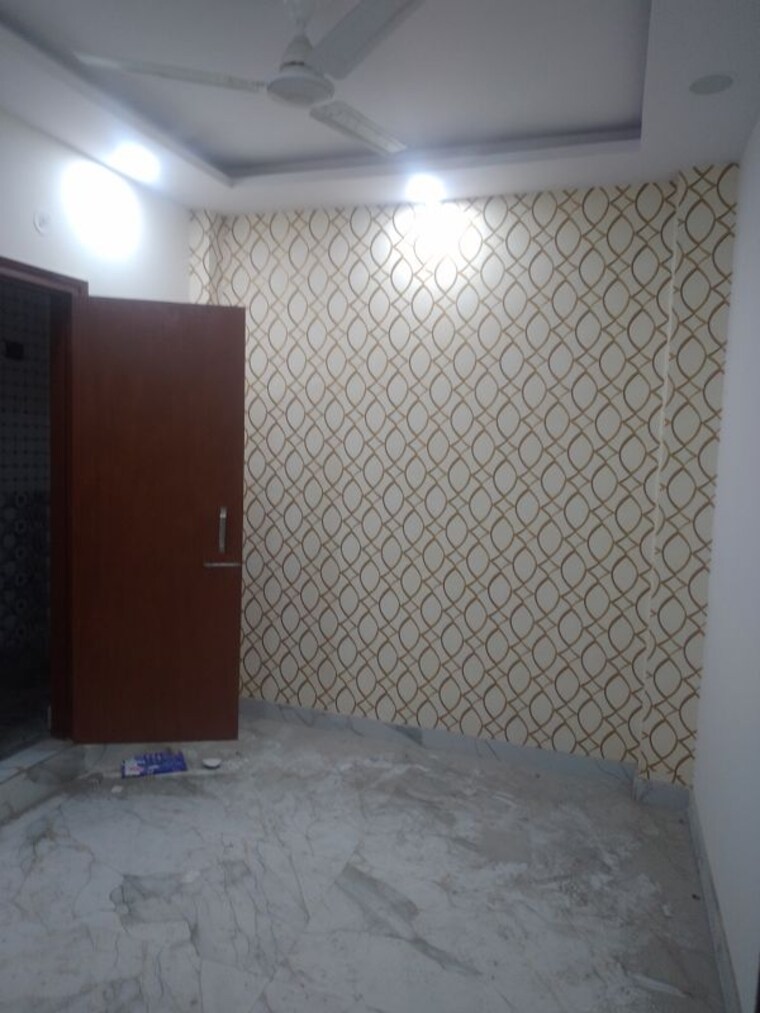 Room, govindpuri 2 Bedroom 60 Sq.Yd. Builder Floor In Govindpuri Delhi 9956161