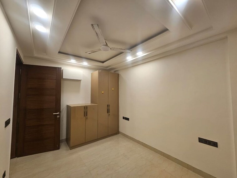 Room, sector 55 3 Bedroom 2200 Sq.Ft. Builder Floor In Sector 55 Gurgaon 9956167