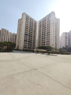 2 BHK Apartment For Rent in Jaypee Greens Kosmos, Sector 134