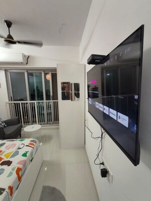 Room in Studio Apartment at Mayfair The View, Vikhroli West – for Rent