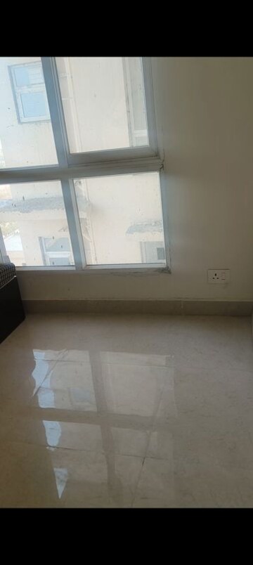 Room in 3 BHK Apartment at Signature The Millennia 3, Sector 37d – for Sale