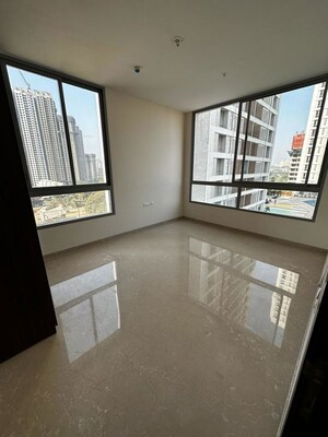 Room in 3 BHK Apartment at Piramal Vaikunth, Balkum Pada – for Rent