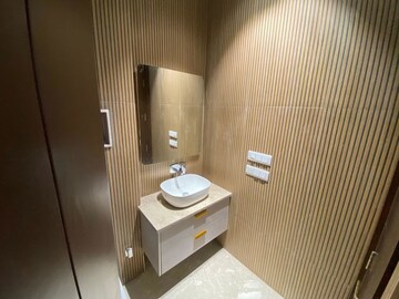Bathroom in 3 BHK Builder Floor at Safdarjung Enclave – for Rent