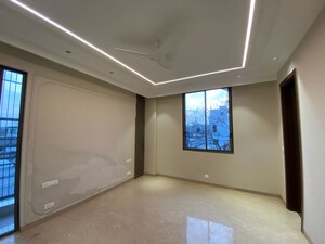 Room in 3 BHK Builder Floor at Safdarjung Enclave – for Rent