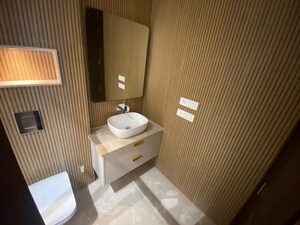 Master Bedroom in 3 BHK Builder Floor at Safdarjung Enclave – for Rent