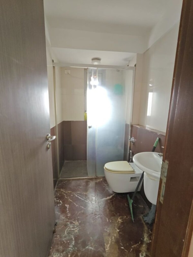 Bathroom, romell-aether 4 Bedroom 2195 Sq.Ft. Apartment In Goregaon East Mumbai 9956195