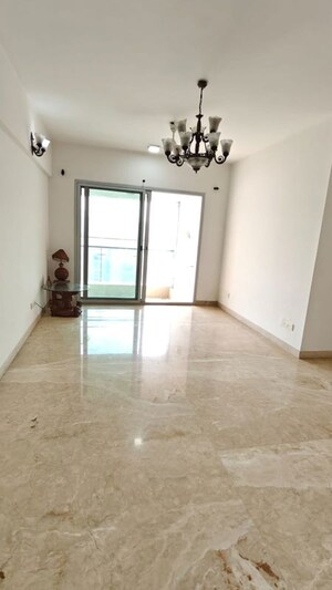 Room in 4 BHK Apartment at Romell Aether, Goregaon East – for Rent