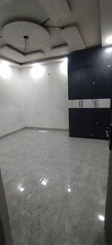 Room in 1 BHK Builder Floor at Vipin Garden – for Sale