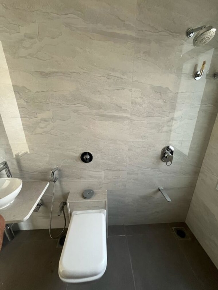 Bathroom, godrej-rks 3 Bedroom 1682 Sq.Ft. Apartment In Chembur Mumbai 9956172