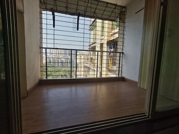 Room in 1 BHK Apartment at Rosa Classic Apartment, Kasarvadavali – for Rent