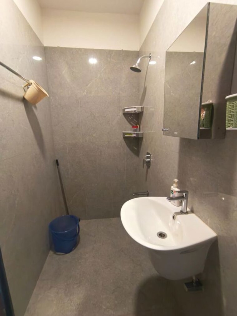 Bathroom, balmukund-apartment-chembur 2 Bedroom 950 Sq.Ft. Apartment In Chembur Mumbai 9956198