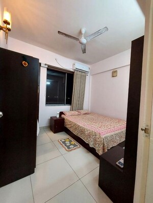 Room in 3 BHK Apartment at Godrej Seven, Joka – for Sale