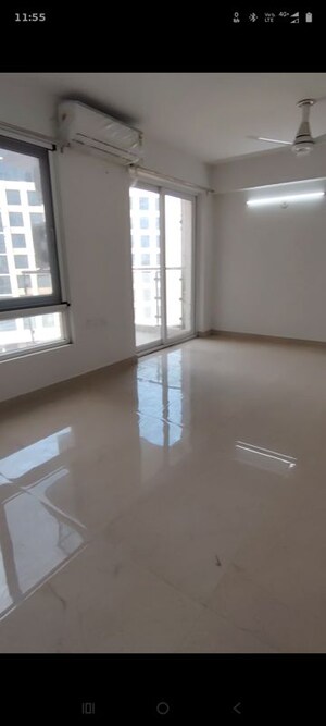 Room in 3 BHK Apartment at Hero Homes Palatial, Sector 104 – for Rent