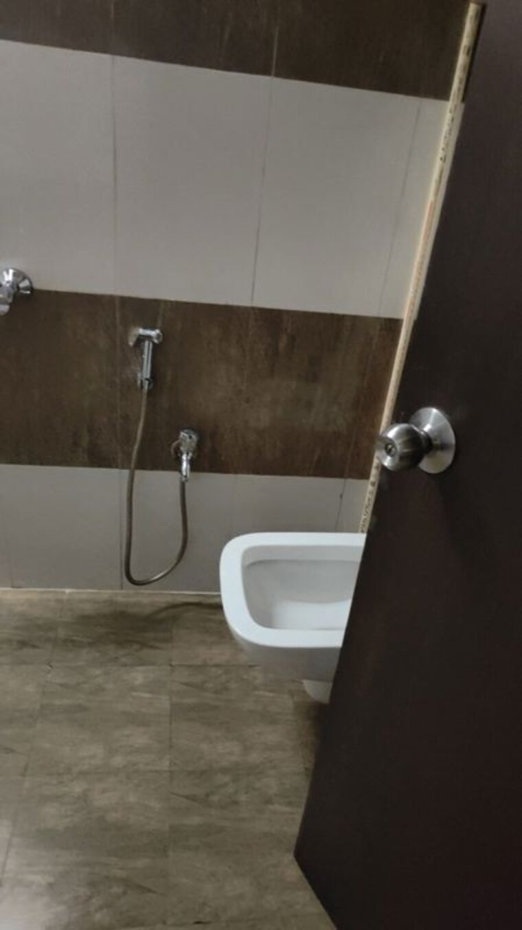 Bathroom, sai-siddhant-d-n-nagar-krishna-chs-ltd 2 Bedroom 750 Sq.Ft. Apartment In Andheri West Mumbai 9956295