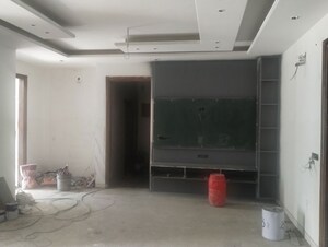 Furnished Amenities in 3 BHK Builder Floor at Sector 15 ii – for Sale