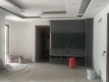 Furnished Amenities in 3 BHK Builder Floor at Sector 15 ii – for Sale