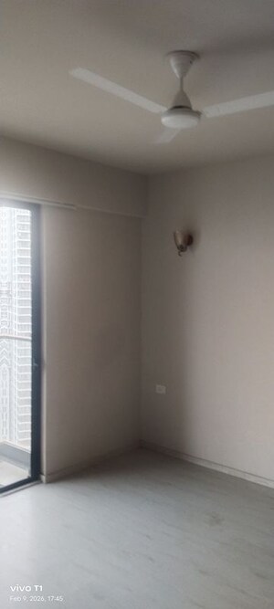 Room in 3 BHK Apartment at M3M Heights, Sector 65 – for Rent