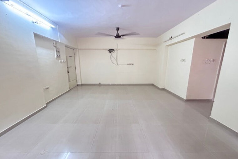Room, udaygiri-apartment 1 Bedroom 512 Sq.Ft. Apartment In Kandivali East Mumbai 9956319