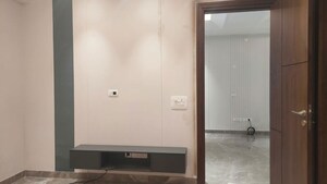 Room in 4 BHK Builder Floor at Sector 15 – for Sale