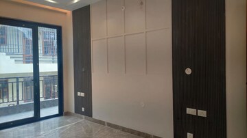 Room in 4 BHK Builder Floor at Sector 15 – for Sale