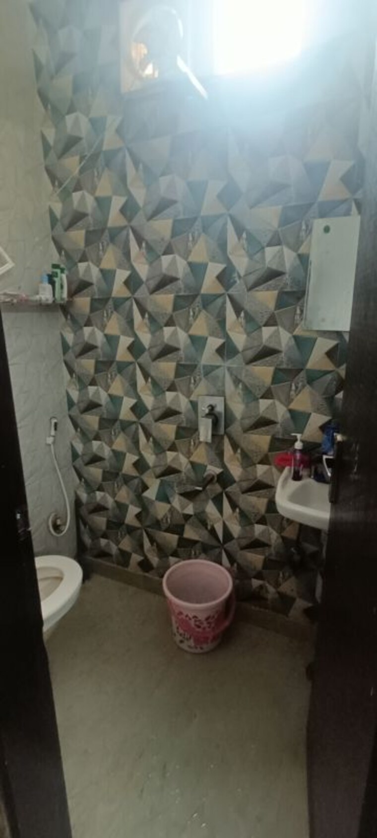 Bathroom, rohini sector 8 2 Bedroom 600 Sq.Ft. Builder Floor In Rohini Sector 8 Delhi 9956339