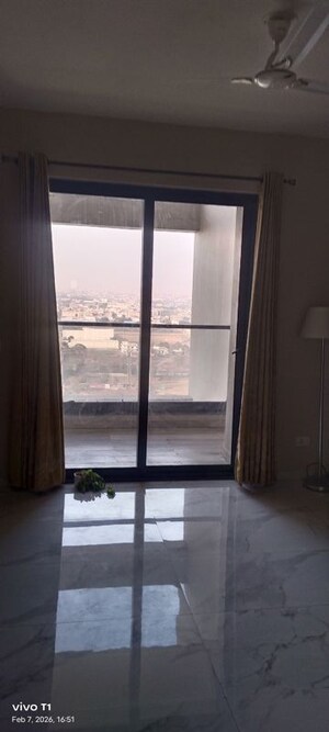 Room in 3 BHK Apartment at M3M Heights, Sector 65 – for Rent