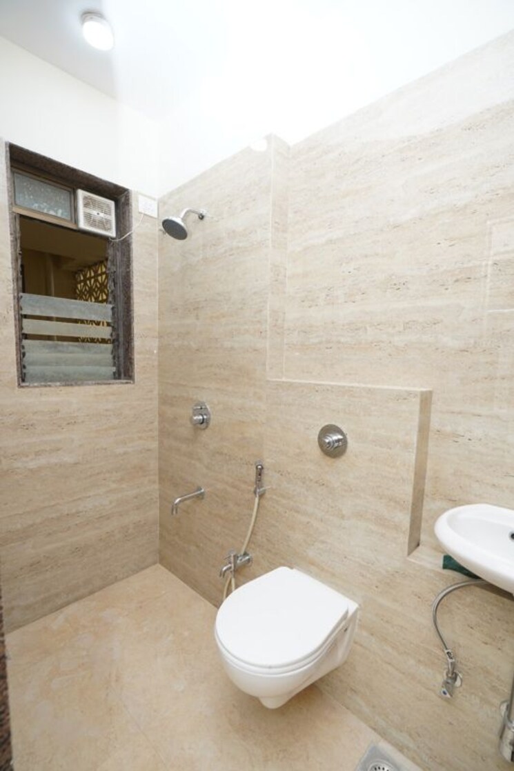 Bathroom, abrol-signature 2 Bedroom 660 Sq.Ft. Apartment In Malad West Mumbai 9956357