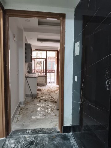 Building Lobby in 1 RK Builder Floor at Saket – for Rent