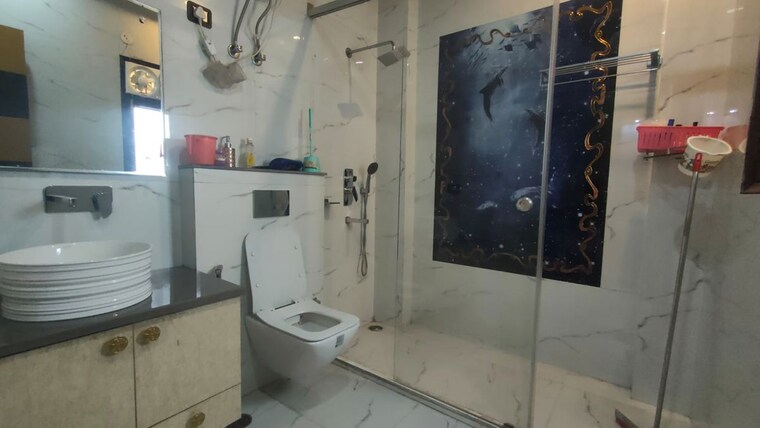 Bathroom, sector 14 6 Bedroom 320 Sq.Yd. Builder Floor In Sector 14 Gurgaon 9323033