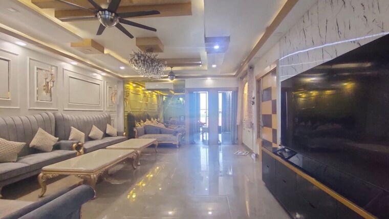 Gym, sector 14 6 Bedroom 320 Sq.Yd. Builder Floor In Sector 14 Gurgaon 9323033