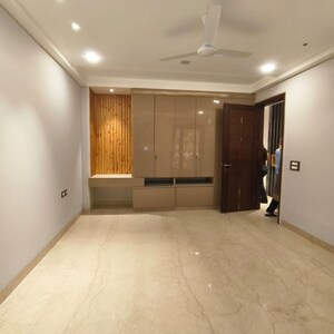 Room in 3 BHK Builder Floor at Kalkaji – for Rent