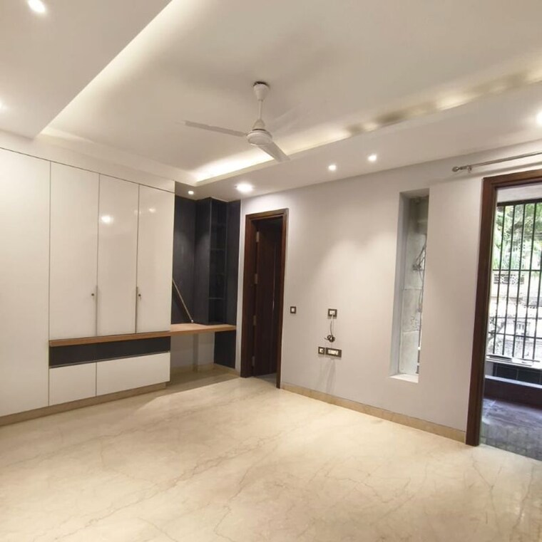 Room, kalkaji 3 Bedroom 200 Sq.Yd. Builder Floor In Kalkaji Delhi 9839162