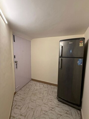 Room in 2 BHK Builder Floor at Nehru Enclave – for Rent