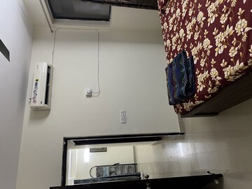 Room in 2.5 BHK Apartment at RG Luxury Homes, Sector 16b Greater Noida – for Rent