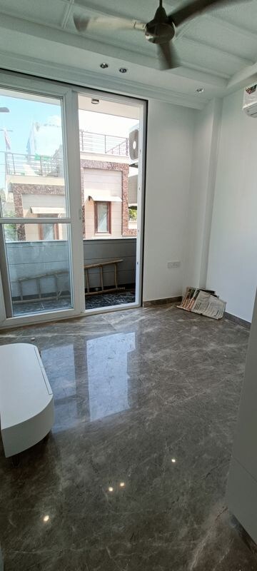 Room in 3 BHK Builder Floor at Rohini Sector 4 – for Sale