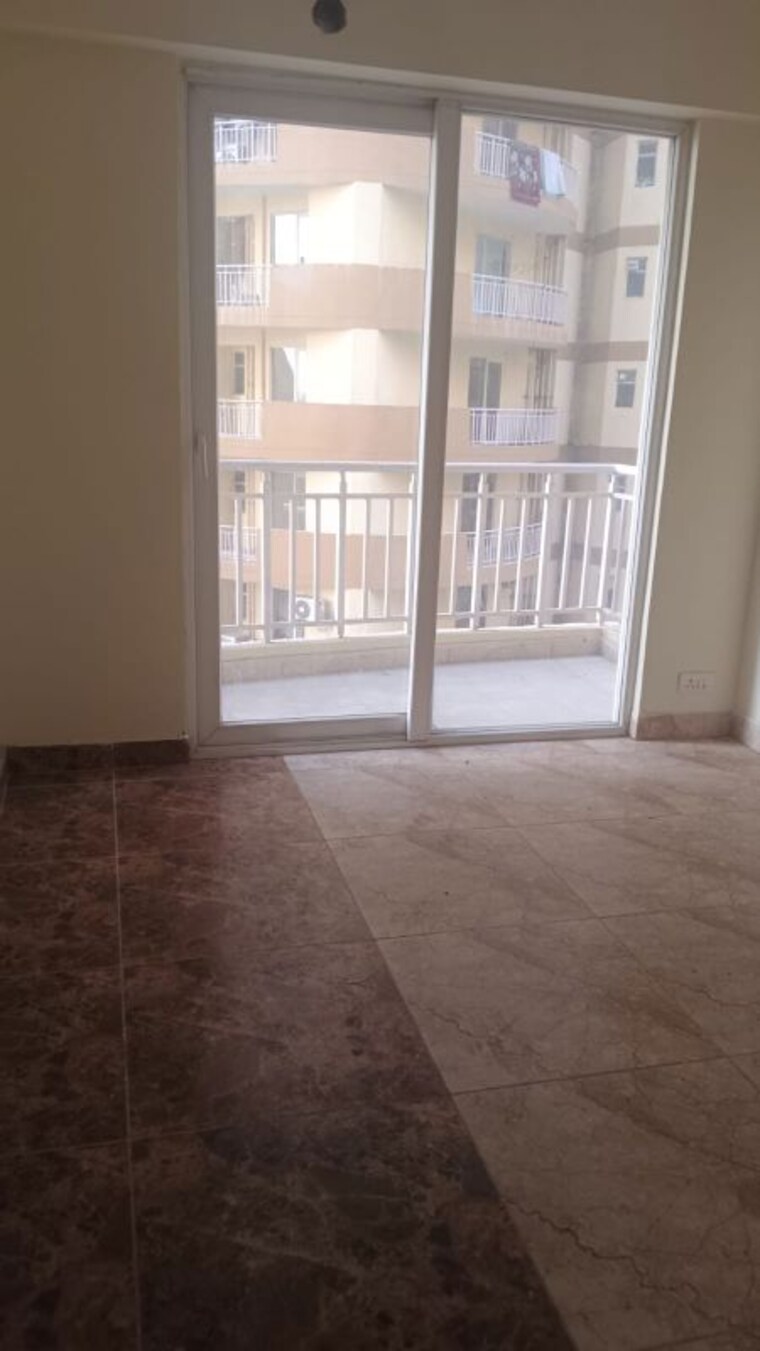 Room, aditya-world-city 2 Bedroom 153 Sq.Yd. Builder Floor In Shahpur Bamheta Ghaziabad 9956398