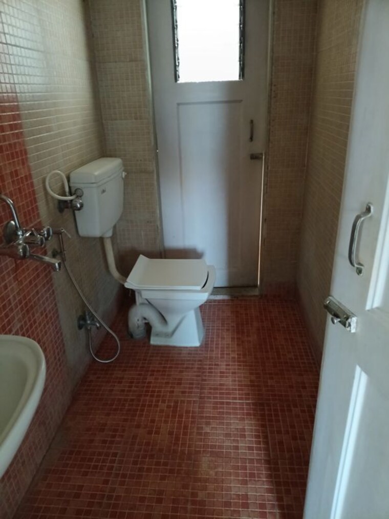 Bathroom, vijay-vilas-vega-building-1-to-6-chs-ltd 2 Bedroom 667 Sq.Ft. Apartment In Kavesar Thane 9956409