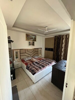 Team Area in 3 BHK Apartment at Roseate Homes, Ghazipur – for Sale