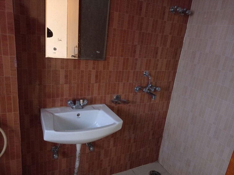 Bathroom, akash-enclave 3 Bedroom 1500 Sq.Ft. Apartment In Vrindavan Yojna Lucknow 9956429