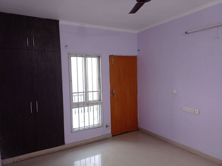 Room, akash-enclave 3 Bedroom 1500 Sq.Ft. Apartment In Vrindavan Yojna Lucknow 9956429