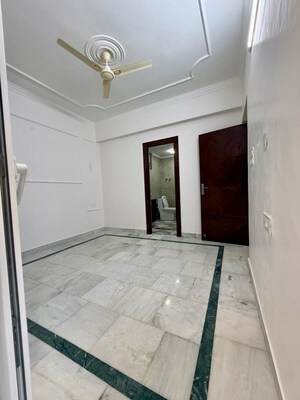 Room in 2 BHK Builder Floor at SS Southend Floors, South City 2 – for Sale