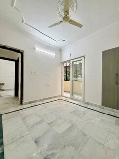 2 BHK + Extra Room Builder Floor For Sale in SS Southend Floors