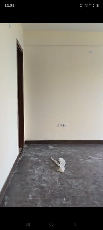 Room in 2 BHK Apartment at Landmark The Residency, Sector 103 – for Rent