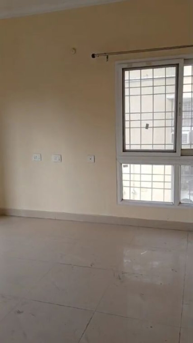 Room, vrindavan yojna 3 Bedroom 1600 Sq.Ft. Apartment In Vrindavan Yojna Lucknow 9956455