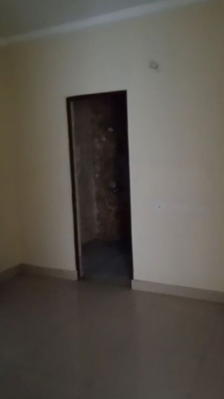 Room, vrindavan yojna 3 Bedroom 1600 Sq.Ft. Apartment In Vrindavan Yojna Lucknow 9956455