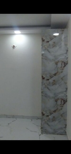 Room in 2 BHK Builder Floor at Vipin Garden – for Rent