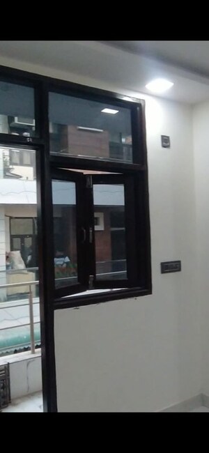 Room in 2 BHK Builder Floor at Vipin Garden – for Rent