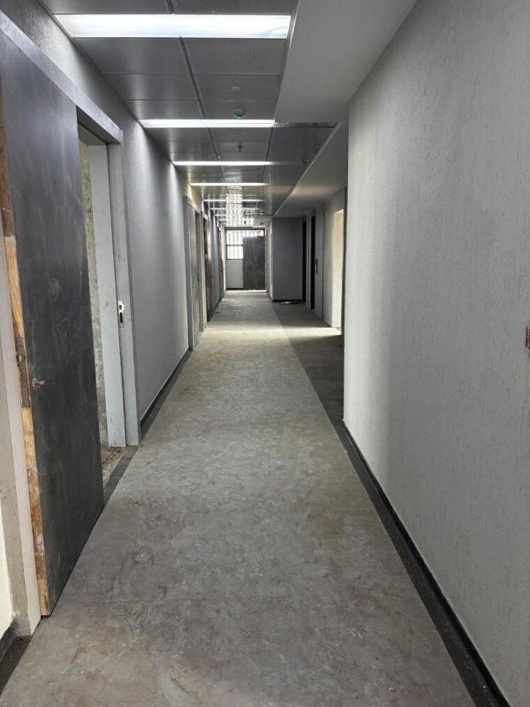 undefined, wagle-trade-square Commercial Office Space 4500 Sq.Ft. In Wagle Industrial Estate Thane 9956483