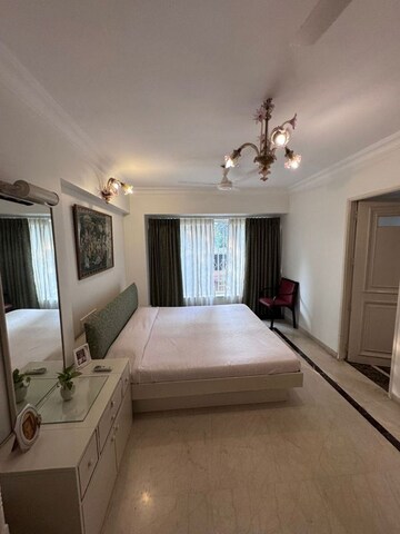 Bedroom in 3 BHK Apartment at Bandra West – for Rent