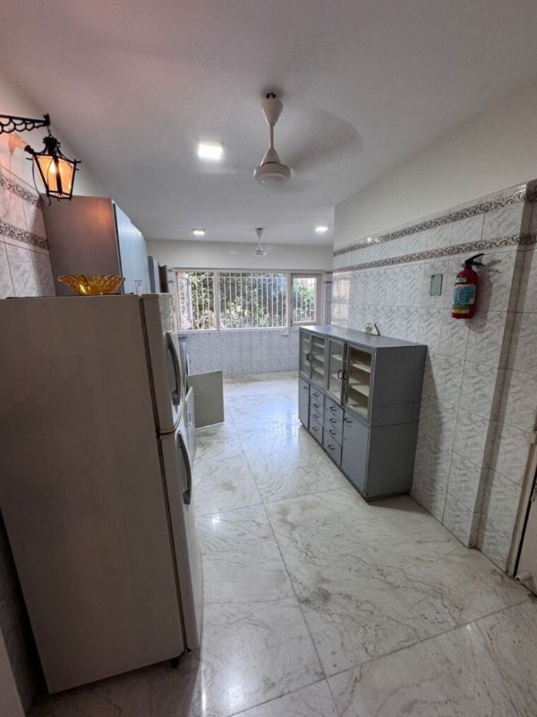 Kitchen, bandra west 3 Bedroom 1100 Sq.Ft. Apartment In Bandra West Mumbai 9954338